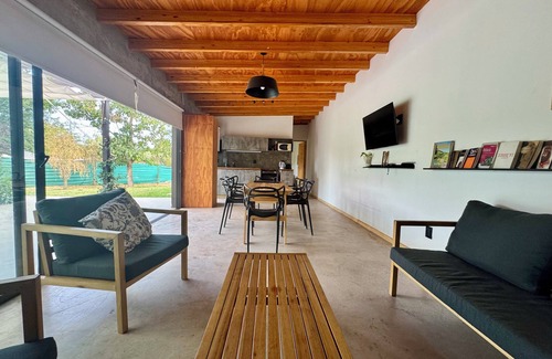 Tupungato Cabina | Lodge con pileta a minutos de la ruta del vino