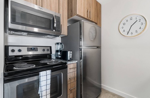 Midtown Apartamento | Lodgeur | Vibrant & stylish studio loft | Midtown