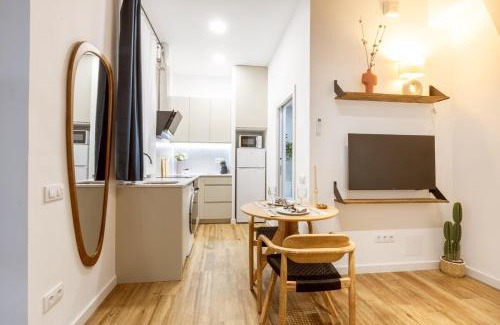 Barceloneta Apartamento | Lodging Apartments Almirall Beach B1