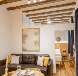 Barceloneta Apartamento | Lodging Apartments Almirall Beach B1