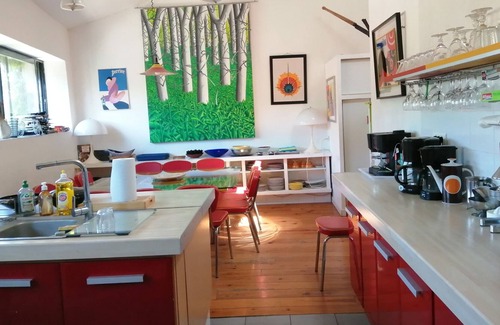 Le Peyrat Casa | lodging in an art gallery in Cathar country