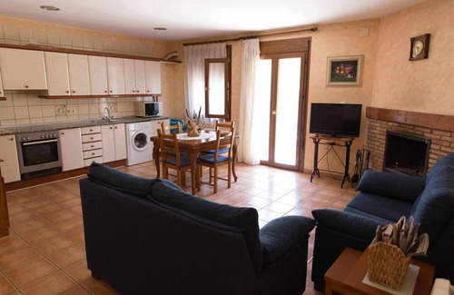 Beceite Apartamento | Casa rural, cerca de las montañas y ríos, mascotas bienvenidas
