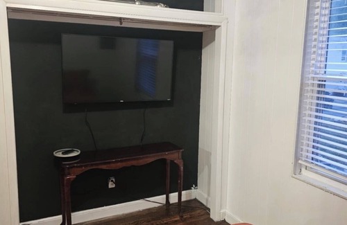 Logan Apartamento | Loft 1 apartment in Logan, located just 0.3 mile from Bear Wallow Trail.