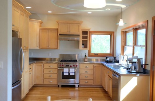 Mount Shasta Casa | Loft @ 420 on Chestnut