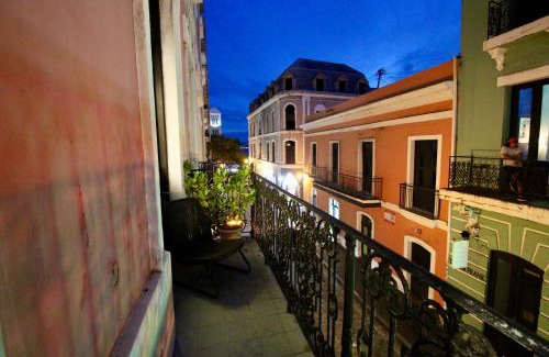 San Francisco Apartamento | Loft 5BR, Billar, WIFI, AC, Near Beach in Old SJ