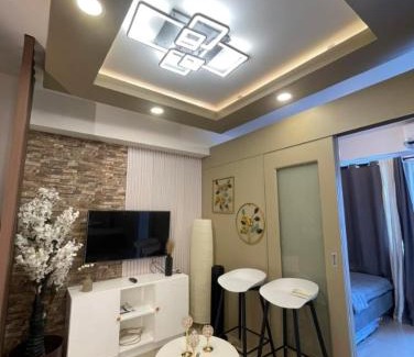 Clark Freeport Apartamento | Loft and Luxe 1BR Condo in Clark