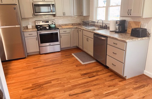 West Jefferson Cabina | Loft At Dew Drop - 2BR/1BA! Short walk to West Jefferson