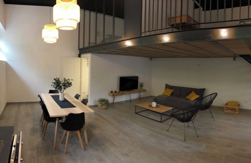 Epinouze Apartamento | Loft Celestimm