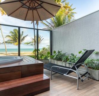 Jardim Oceania Apartamento | Loft com hidromassagem frente mar e pé na areia