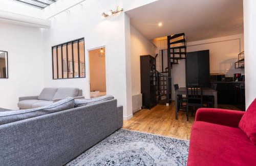 Quartier de la Roquette Apartamento | Loft House 3 BR Bastille, Marais AC by LCC Agency