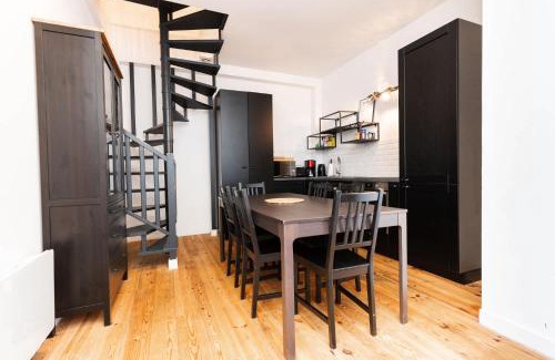Quartier de la Roquette Apartamento | Loft House 3 BR Bastille, Marais AC by LCC Agency