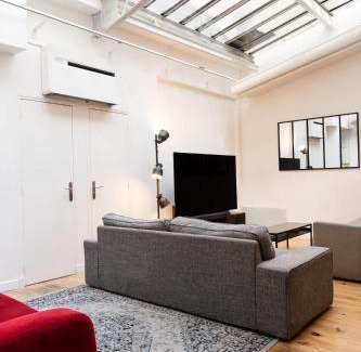 Quartier de la Roquette Apartamento | Loft House 3 BR Bastille, Marais AC by LCC Agency