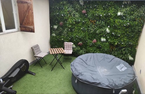 Livry-Gargan Casa | Loft house, jacuzzi. near, Paris, Disneyland, Paris