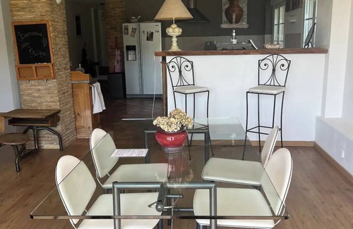Lambesc Apartamento | Loft in 19th century stone farmhouse with garden
