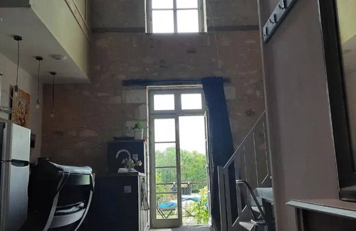 Le Grand-Pressigny Apartamento | Loft in heart of thriving Loire Valley village. Walking & cycling from doorstep