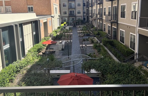 Riverside Terrace Apartamento | Loft in Houston with Lounge, Pool, Courtyard, Dog Park, Gazebo and Leisure Area