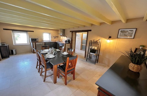 Thorigne-sur-Due Casa | Elegancia industrial en la campiña de Sarthe