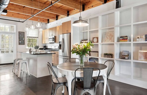 Habersham Condominio | Loft in the Heart of Habersham Marketplace, Beaufort