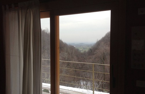 Castelcucco Chalet De Esquí | Loft en el bosque, en las colinas cerca de Asolo, a una hora en coche de Venecia.