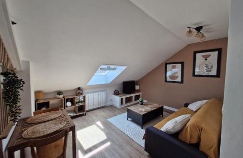 Nogent-le-Rotrou Apartamento | Loft Moderne et Rénové - Idéal Pros & Familles - 1 à 4 pers - Wifi - 5 min de la Gare