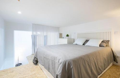 San Isidro Apartamento | Loft reformado en Marques de Vadillo con patio privado
