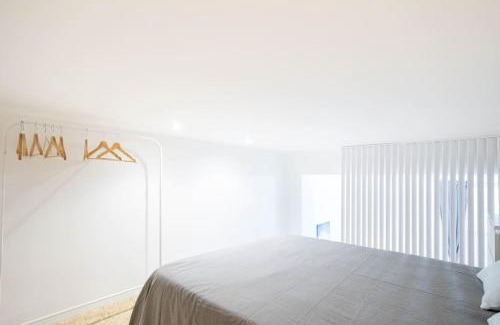 San Isidro Apartamento | Loft reformado en Marques de Vadillo con patio privado