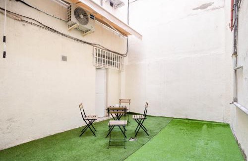 San Isidro Apartamento | Loft reformado en Marques de Vadillo con patio privado