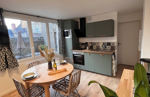 Avranches Apartamento | Loft relaxation in the heart of Avranches - Private Jacuzzi & comfort for 2 to 4 people