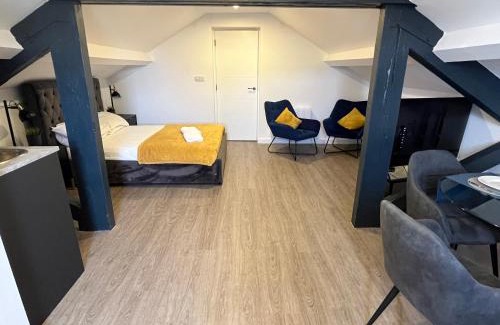 Wellingborough Apartamento | Loft studio apartment, BL, Town Centre, Secure gated parking option, Modern, fresh and spacious living, Netflix ready TV, Wifi