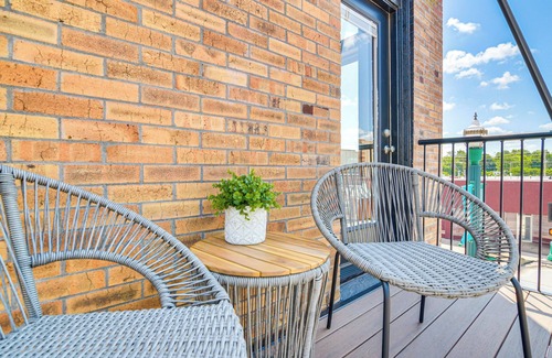 Monett Apartamento | Loft-Style Apt in Dtwn Monett: Pets Welcome!