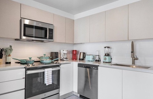 Ojus Apartamento | Loft Style Unit with Open Layout