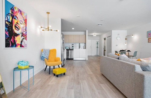 Ojus Apartamento | Loft Style Unit with Open Layout