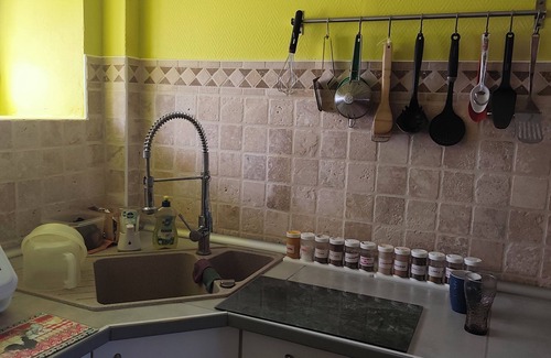 Bricquebec-en-Cotentin Apartamento | Loft with small kitchen. Suitable for students or people on the move