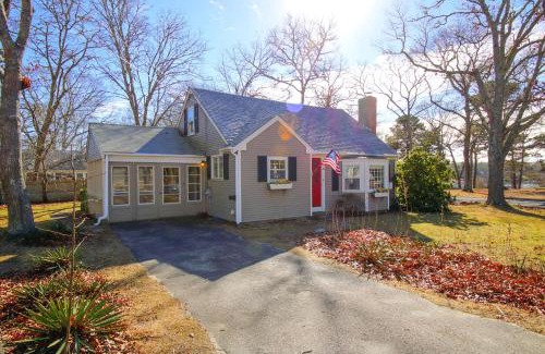 South Yarmouth Casa | Lofted Cape Cottage by Leavetown Vacations