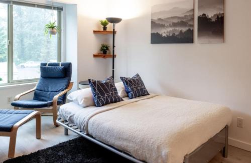 Whistler Creekside Casa | Lofted1BR, Sleeps 4, Pool, Parking, Near Shops & Lake