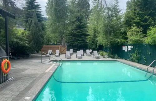 Whistler Creekside Casa | Lofted1BR, Sleeps 4, Pool, Parking, Near Shops & Lake
