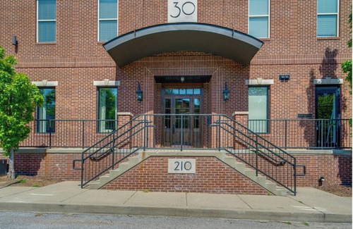 Midtown Cabaña | Lofts At 30th - Urban Lodge - Mins to Broadway!
