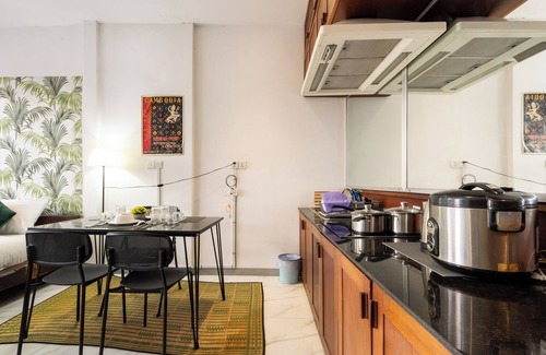 Daun Penh Apartamento | Lofty Comfort Stay-Relax by Soben Home