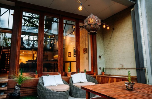 Abbotsford Casa | Lofty Inner City Warehouse