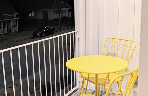 Downtown Apartamento | Lofty Living - Walk to Downtown