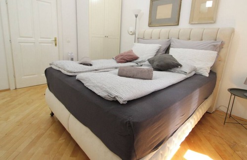 Old Town Apartamento | Lofty Luxury 3 BD Apartment 140 sqm, in Downtown Bascarsija