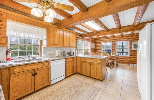 Mayhew Cabina | Log Cabin, 2-Story Dock, Mile Long Lake View!