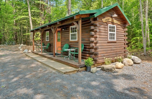 Middle Grove Cabina | Log Cabin at former girls' summer camp on 60 acres
