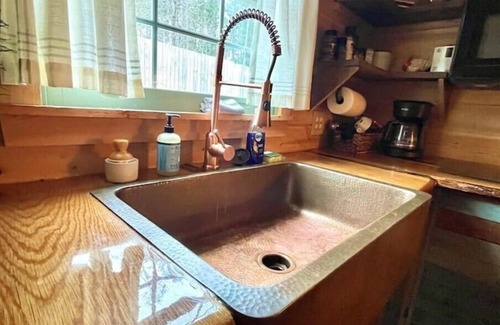 McCain Cabina | Log Cabin at Jordan Lake