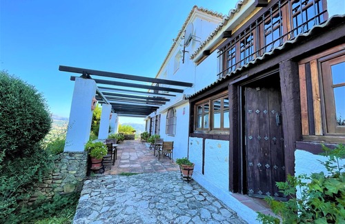 Ronda Cabina | CASITA DE MADERA CON VISTAS