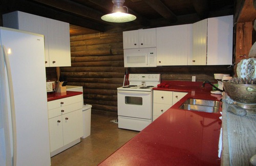Wimberley Casa | Log Cabin Get Away- Camina a Blanco / Tranquilo y rústico