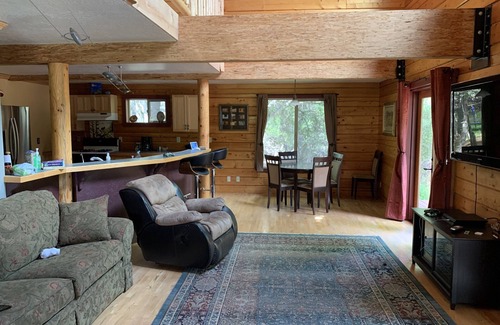 Columbia Casa | Log cabin house in historic Columbia