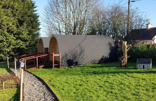 Smithstown Otro | Log cabin
