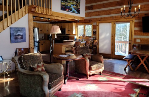 Woodland Park Cabina | Cabaña de madera en el corazón de Woodland Park: nueva bañera de hidromasaje y sauna privada
