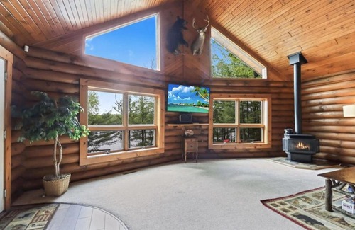 St Germain Casa | Log Cabin on Lake-3 Acres of Total Seclusion